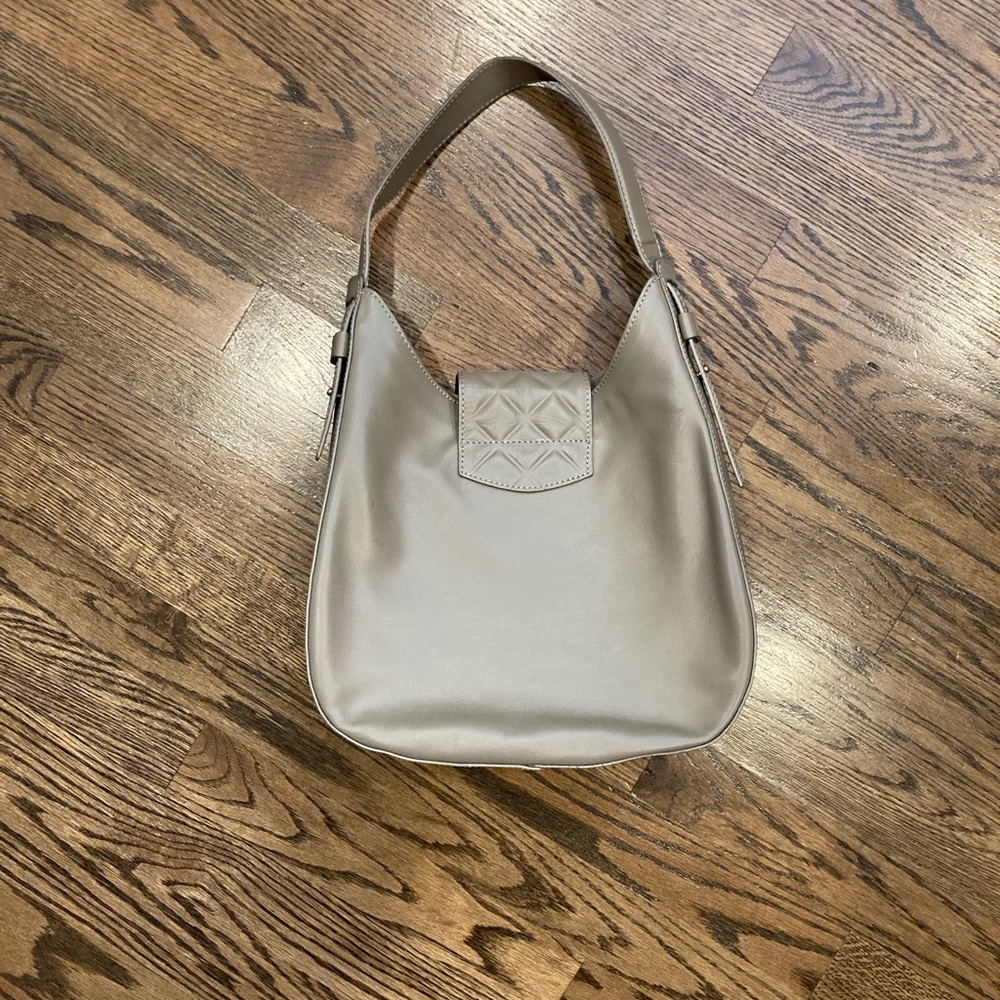 Quilted Shoulder Bag in Light Taupe - Picture 3 of 4
